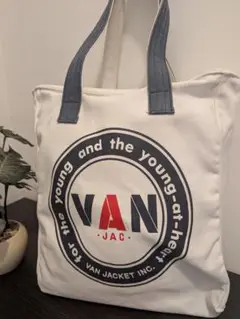 Item thumbnail for item 24685149-64a1-4e9b-8744-60221553c225