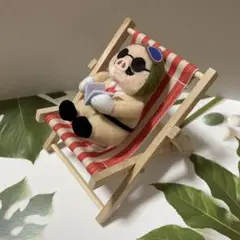 ジブリの立体造形物展　紅の豚　読書するポルコ　椅子付き