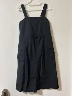 ブラック サロペットワンピース　GU ジーユー