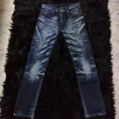 美品　トルネードマート　立体シワ加工・ブリーチ加工・ストレートレッグデニム
