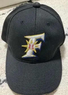 日本ハムファイターズ　ロゴ付きキャップ