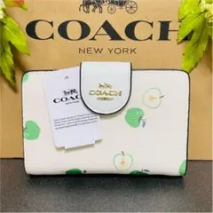 COACH コーチ 折り財布新商品財布 レディースのリンゴホワイト財布