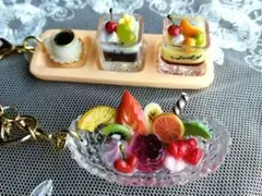 ①ミニチュアデザートチャーム セット