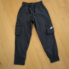 Nike ブラック ナイロンパンツ Mサイズ　140