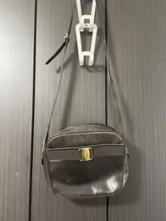 【年末売り尽くしセール】フェラガモ ショルダーバッグ