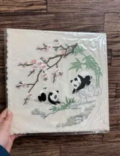 中国　シルク製　パンダ刺繍　ハンカチ　レース