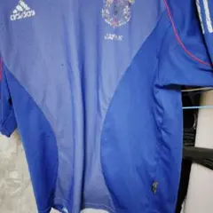 劣化した 日本代表のサッカー選手のユニフォーム