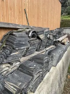 屋根瓦1枚