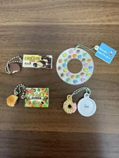 ガチャ　ミニチュア　お菓子　パイの実　チョコパイ　ドーナツ　ミスド　フルタ