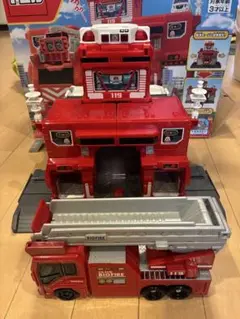 トミカ　変形出動ビッグファイヤー&コマンドステージ