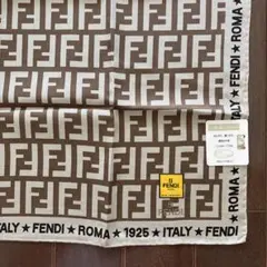 未使用　FENDI シルク＆コットン　大判ハンカチ　ズッカ　総柄　フェンディ絹綿