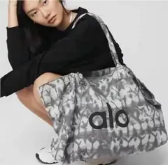 アローヨガ ALO Yoga　トートバッグ　グレー
