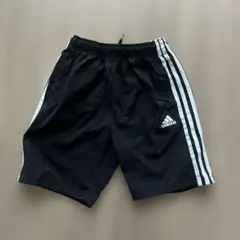 adidas 黒 ハーフパンツ 150