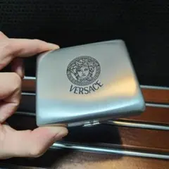 VERSACE ステンレスケースはタバコ20本入ります