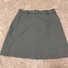 千鳥柄のスカート