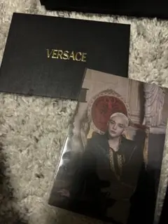 ヒョンジン VERSACE ポストカード