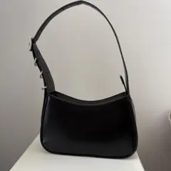 CHARLES&KEITH ブラックショルダーバッグ
