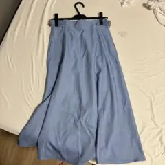 水色スカート