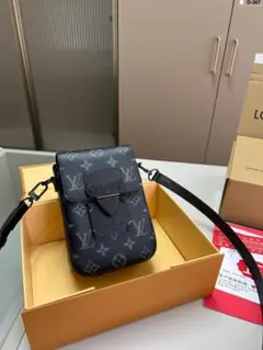 Louis Vuitton ブラックショルダーバッグ