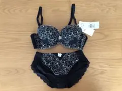 トリンプブラック花柄レースブラジャーショーツセット B75