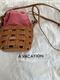 ☆A VACATION☆ブラックレザーハンドル×かごバッグ☆美品巾着なし☆ A VACATION ブラックレザーハンドル×かごバッグ 美品巾着なし