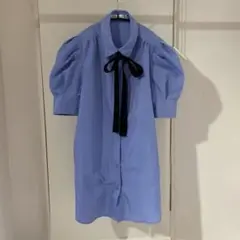 &. NOSTALGIA パフスリーブシャツ　リボン付き
