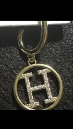 Hピアス