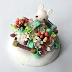 ハンドメイド作品　樹脂粘土　～うさぎと本～