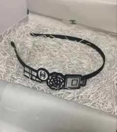 ノベルティ カチューシャ ヘアバンド　CC 刺繍ブラックラインシャネル　CCロゴ