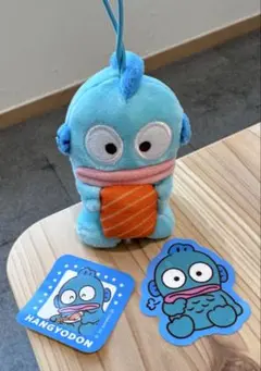 スシロー×はぴだんぶい　ハンギョドン マスコット ステッカー　ピック付き