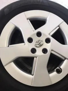 トヨタのプリウス30純正 15インチ。195/65/R15