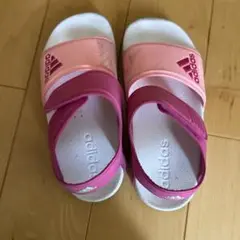 アディダスサンダル　19センチ