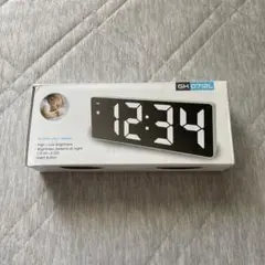 デジタル目覚まし時計