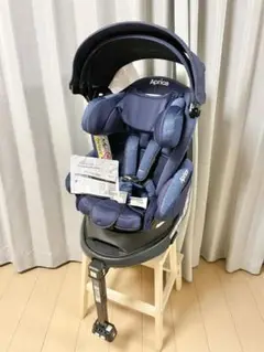 美品 アップリカ Aprica フラディアグロウ ISOFIX ピュアネイビー