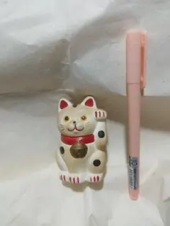 ♪まねき猫　左招き　ミニ　背に日焼け　7.6㌢