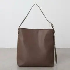 【美品】PAPILLONNER バックルワンショルダーバッグ　ブラウン
