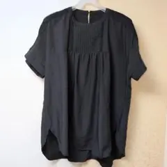 美品!!　アーバンリサーチ　レースディテール付き黒半袖ブラウス