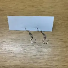 星形チャームのフックピアス