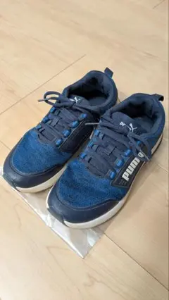 プーマ スニーカー