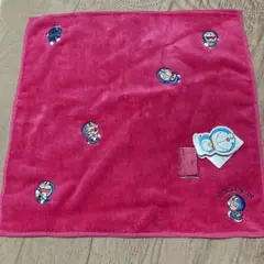 ドラえもん　どこでもドア　刺繍タオルハンカチ　ピンク　新品未使用