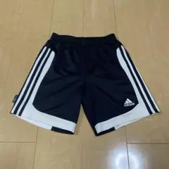 adidas CLIMALITE キッズ　150センチハーフパンツ