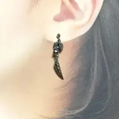 シルバー925 ピアス　ユニセックス　クラウン　両耳　ゆらゆら