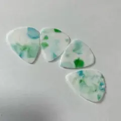 ギターピック4枚入