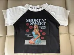 サブリナカーペンター　クロップド丈　プリントTシャツ