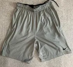 NIKE ハーフパンツ　DRI-FIT グレイ　Mサイズ