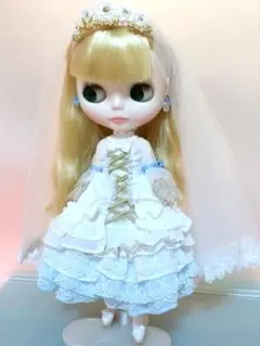 ネオブライス　ハスブロ限定　チャーミングクリスタリン　おまけ服つき ネオブライス ハスブロ限定 チャーミングクリスタリン おまけ服