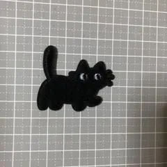 C-83黒い猫の布製ワッペン 約6cm x 4cm