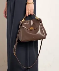Lucia Classic Top Handbag