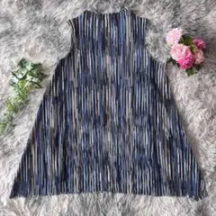 美品！【Traffic Style】プリーツノースリーブブラウス 【40】ブルー