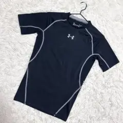 UNDER ARMOUR アンダーシャツ　トレーニングウェア　ブラック　（M）